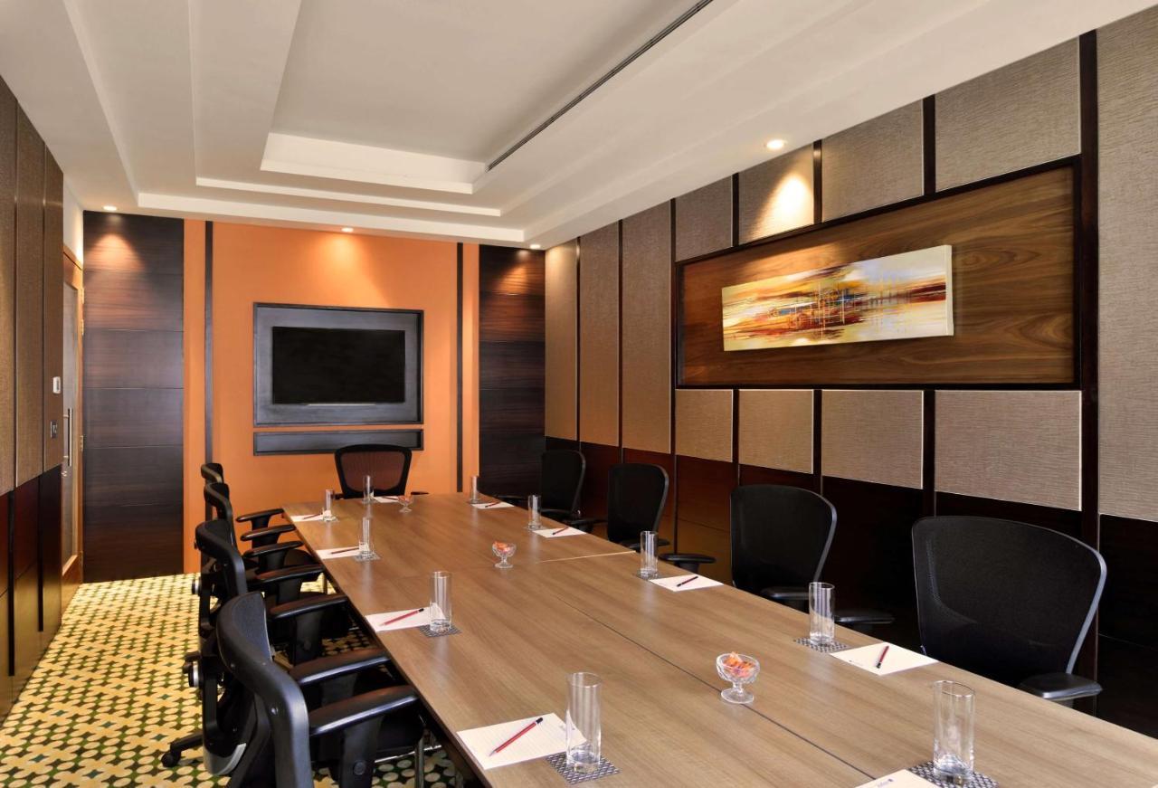 Radisson Blu Resort&Spa Karjat Exterior foto Meeting room