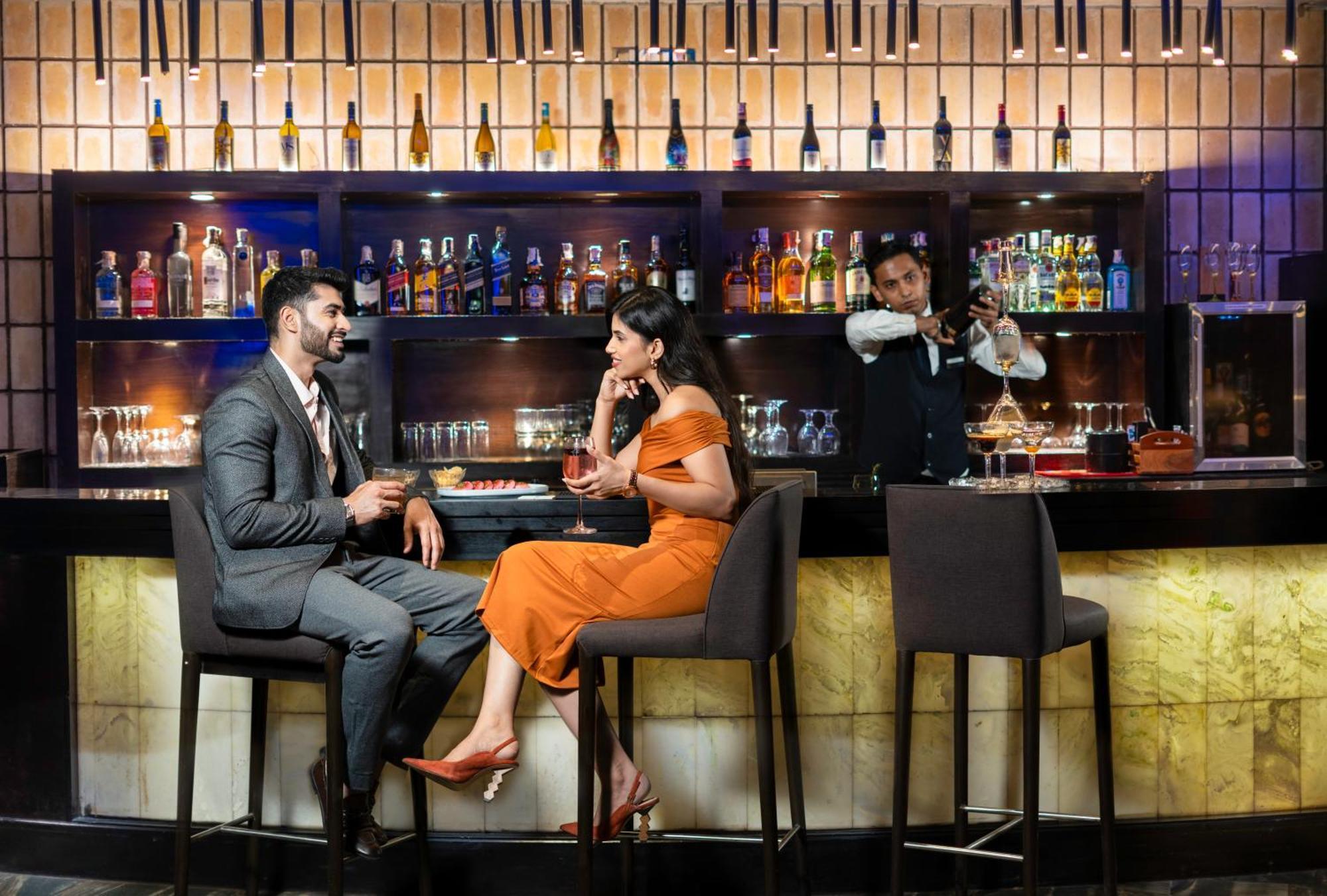 Radisson Blu Resort&Spa Karjat Exterior foto The Bar