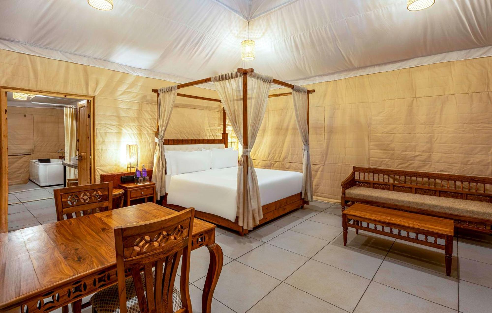Radisson Blu Resort&Spa Karjat Exterior foto Suite