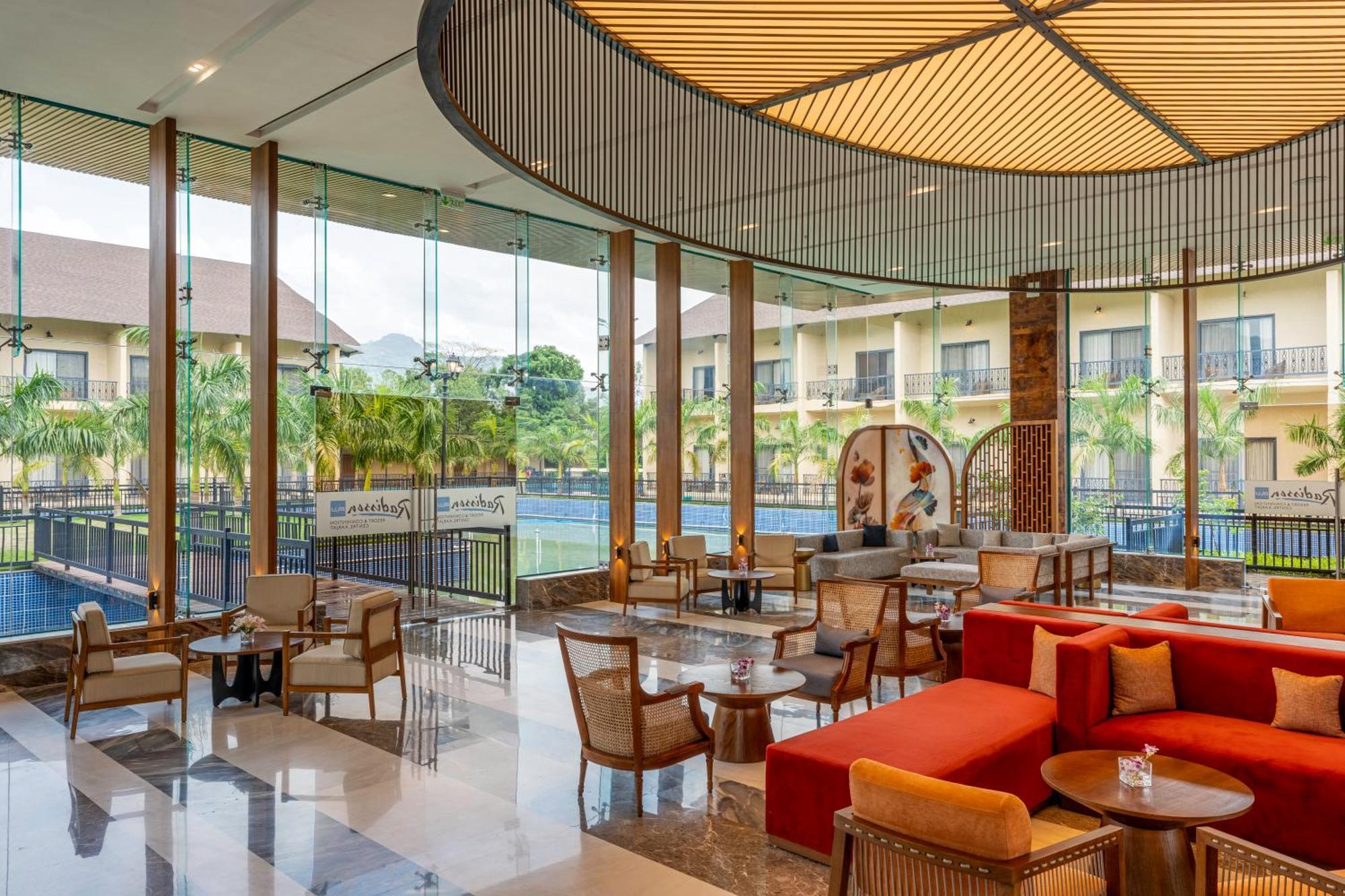 Radisson Blu Resort&Spa Karjat Exterior foto The lobby of the hotel