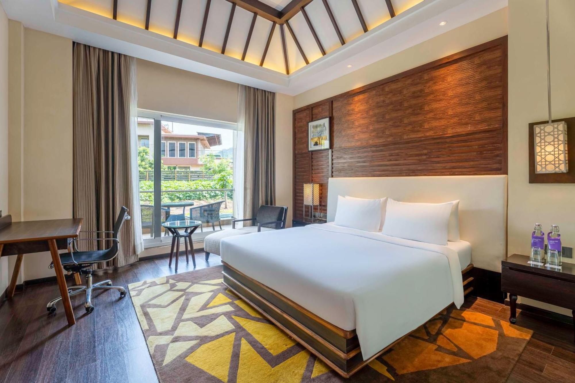 Radisson Blu Resort&Spa Karjat Exterior foto Deluxe Room