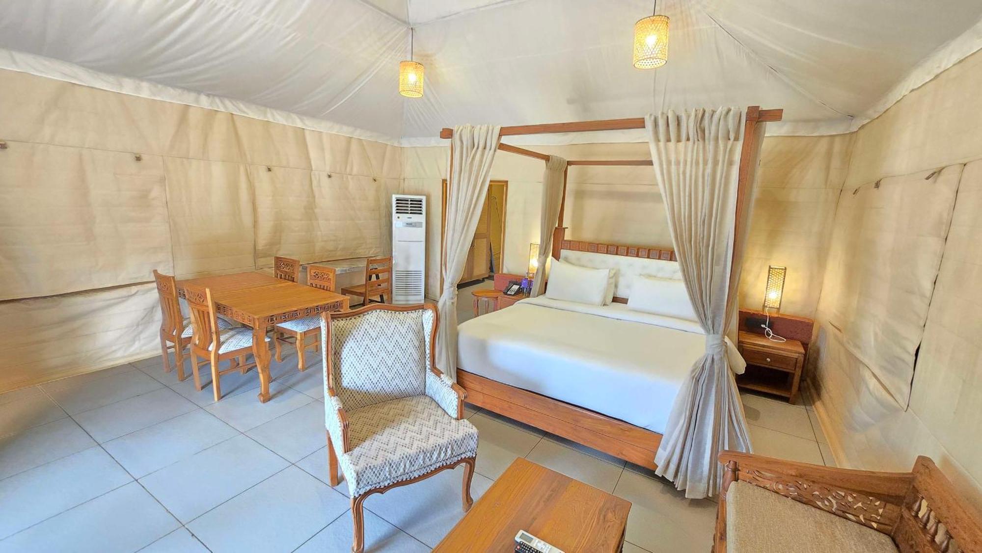 Radisson Blu Resort&Spa Karjat Exterior foto A tent at the resort